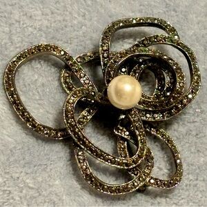 -Very unique & funky Large dark Gray twisted Brooch